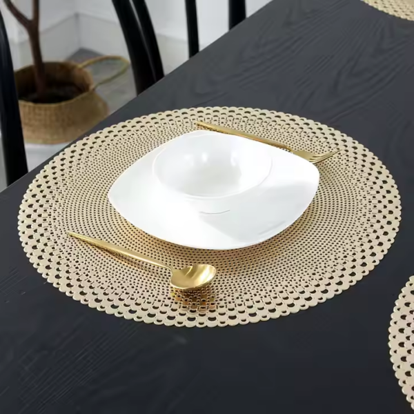 HFF PVC Dinning Kitchen Table Pad Waterproof Anti-slip Round Hollow Designer Placemat Luxury Home Decor